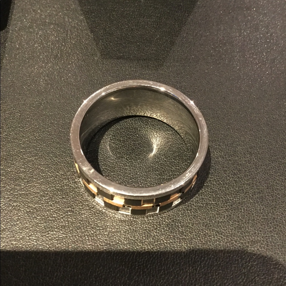 Silver Stainless Steel Ridged Stripe Spinner Ring - Picture 5 of 7
